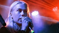 Phoebe Bridgers hayranları, bu sonbahar canlı konserlerde telefonlarını kilitlemek zorunda kalacak