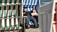 Ist Urlaub in Deutschland zu teuer? Urlauber in Warnemünde - ARCHIV