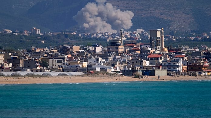 Varios ataques israelíes matan a 14 personas en Líbano pese 