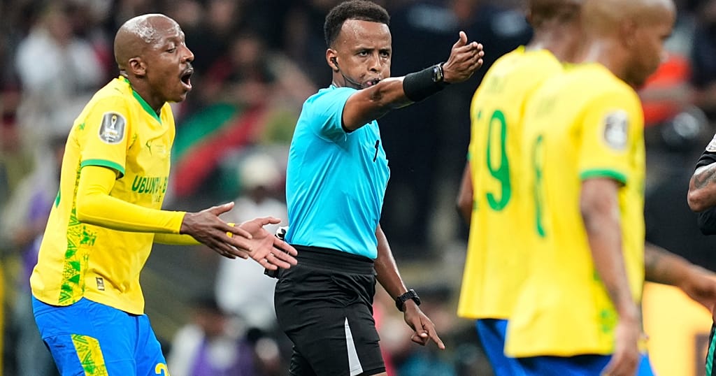 Élu meilleur arbitre africain 2025, Omar Artan refoulé à son arrivée à Miami