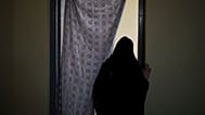 برخورد با زنان در افغانستان به دلیل نقض مقررات پوشش