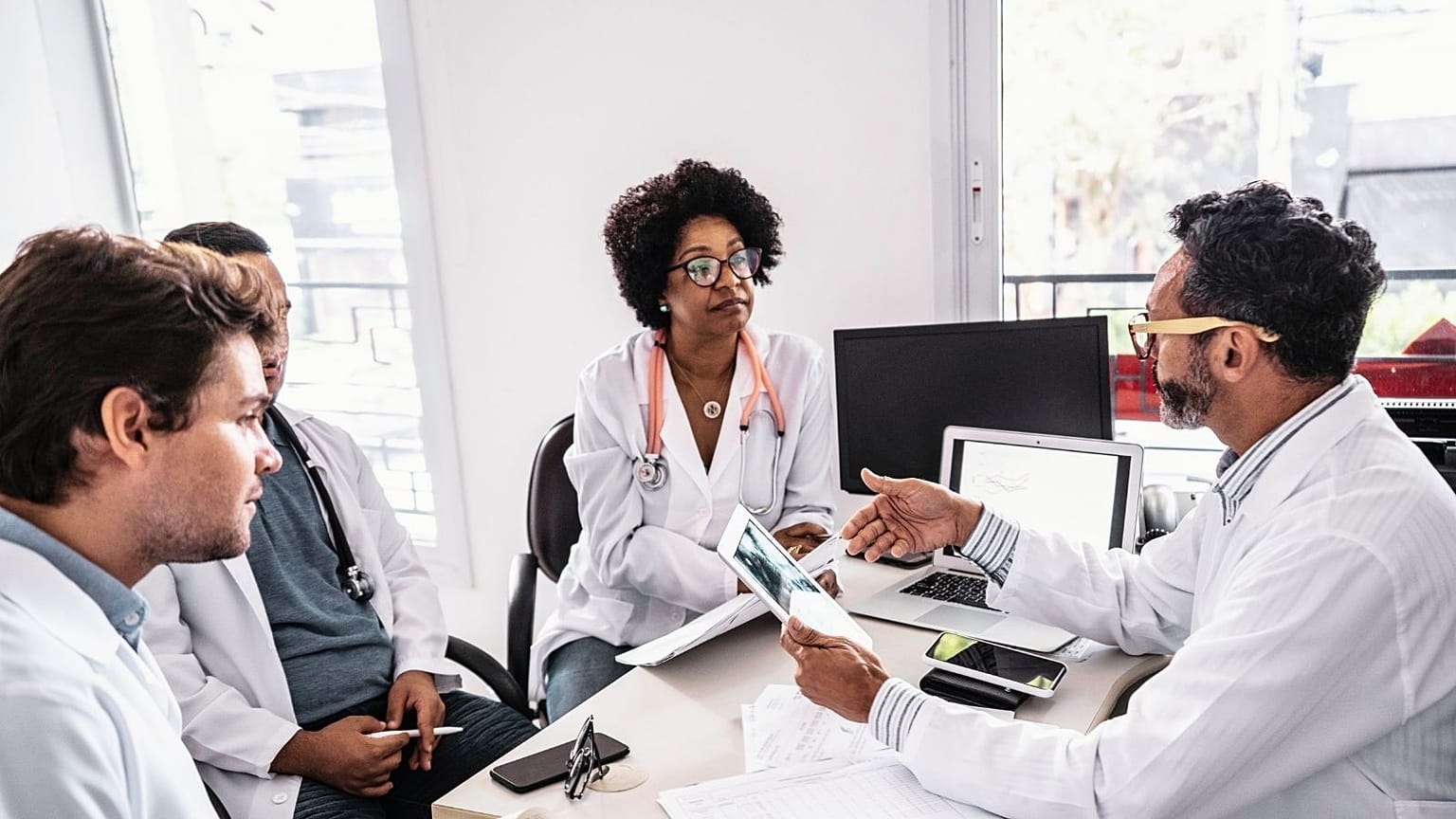 Les besoins des cliniciens en IA dépassent les capacités des systèmes de santé