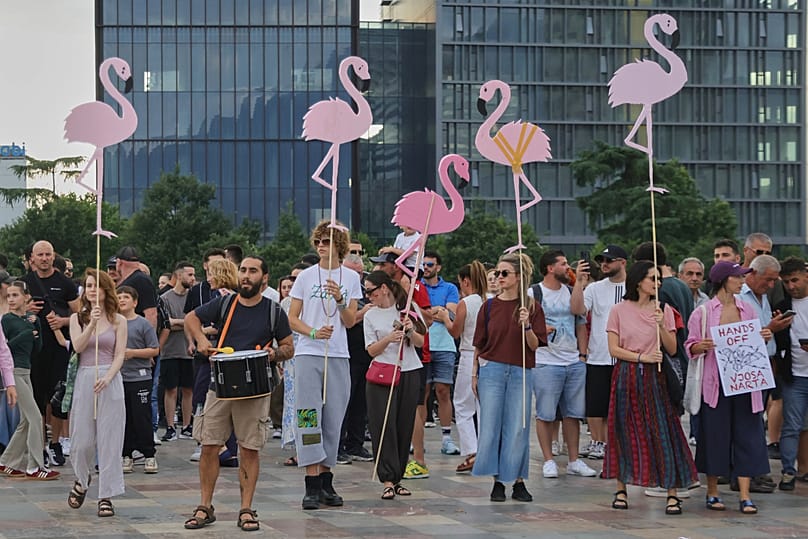 Proteste gegen geplantes Luxus-Resort in Albanien im Juni 2026