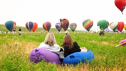 Hot air balloons fill Kazakhstan skies as festival returns