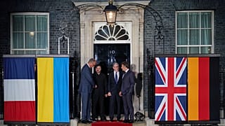 Le chancelier allemand, Friedrich Merz, le président ukrainien, Volodymyr Zelensky, le Premier ministre britannique, Keir Starmer, et le président français, Emmanuel Macron