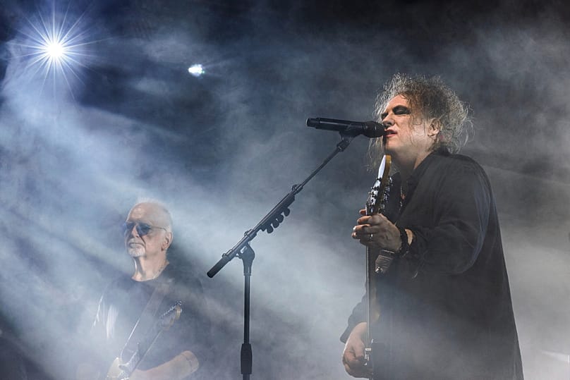 Robert Smith et The Cure restent au sommet, 50 ans après la création du groupe