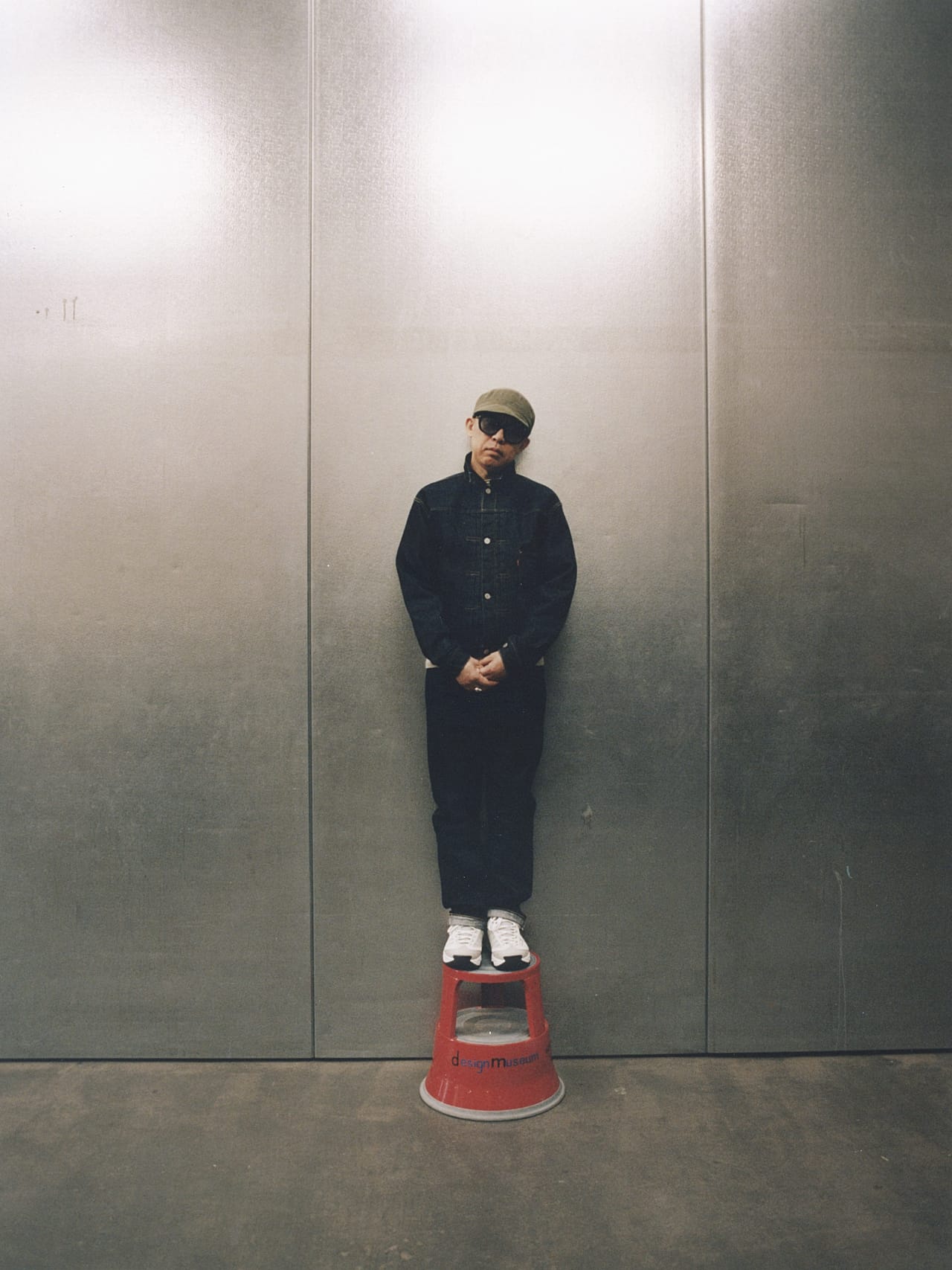 NIGO fotografado no Design Museum