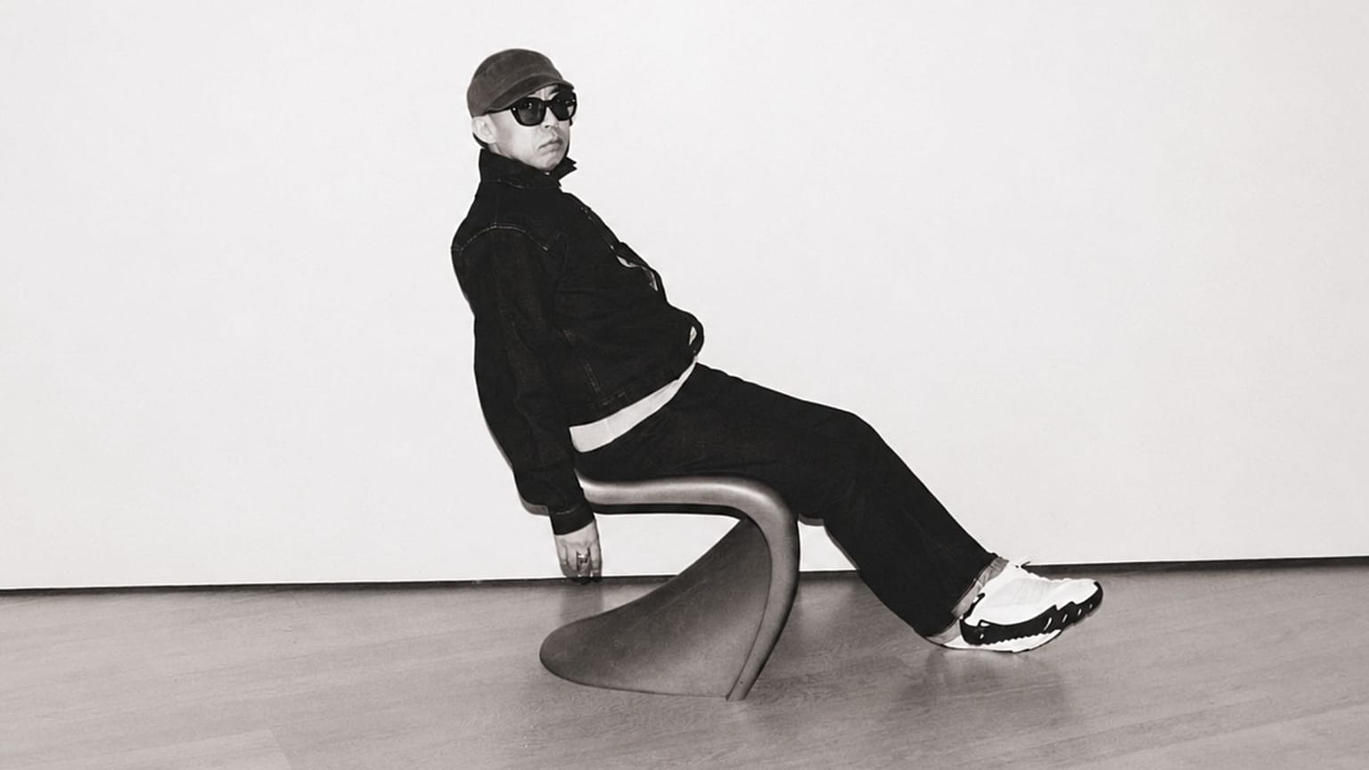 NIGO fotografado no Design Museum