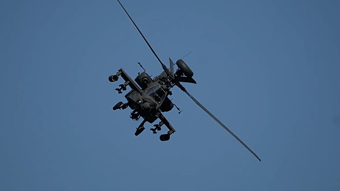 Trump dice que Irán derribó un helicóptero Apache 