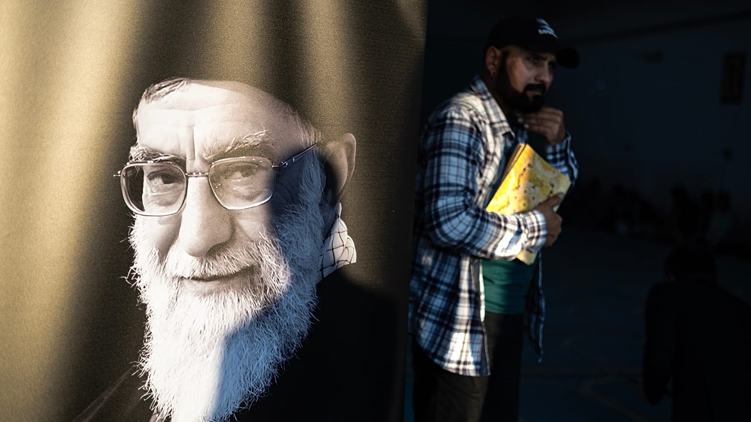 تصویر علی خامنه‌ای در تهران