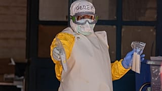 U.S. calls for stricter travel controls as Ebola cases exceed 600