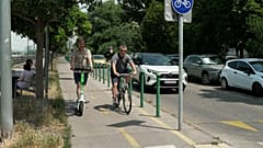Rolleres és kerékpáros Budapesten 