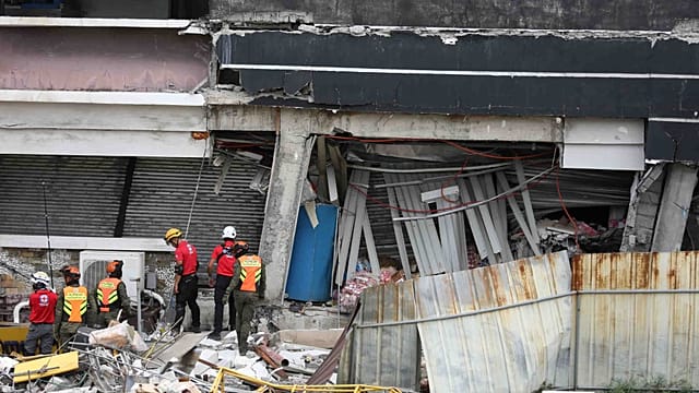 Philippines continues rescue effort after powerful