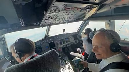 Spain: Pope Leo XIV surprises passengers with cockpit visit on Madrid-Barcelona flight