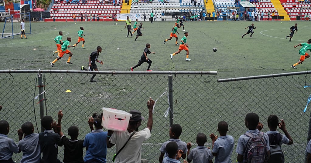 Mondial 2026 : des écoliers haïtiens célèbrent leur équipe nationale