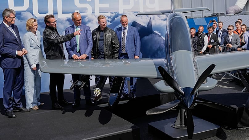 Merz am 10. Juni 2026 auf der ILA bei Quantum Systems