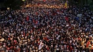 Başkent Tiran’da göstericiler, ülkenin batısındaki Narta Lagünü'de Trump'ın kızı ve damadı ile bağlantılı kıyı geliştirme projesine karşı düzenlenen mitingde / 9 Haziran 2026