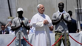 El Papa León XIV asiste a una reunión con organizaciones que trabajan con migrantes en Arguineguín, en las Islas Canarias, España, el jueves 11 de junio de 2026.