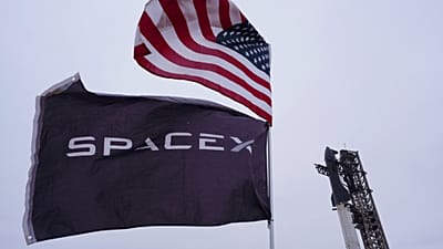 ARCHIVIO. Il mega razzo Starship di SpaceX viene preparato per un volo di prova da Starbase, a Boca Chica, Texas, gennaio 2025.