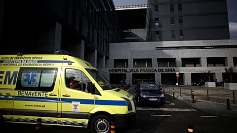 Die Rettungskräfte wurden zum Einsatzort gerufen. Das Baby war jedoch bereits leblos.
