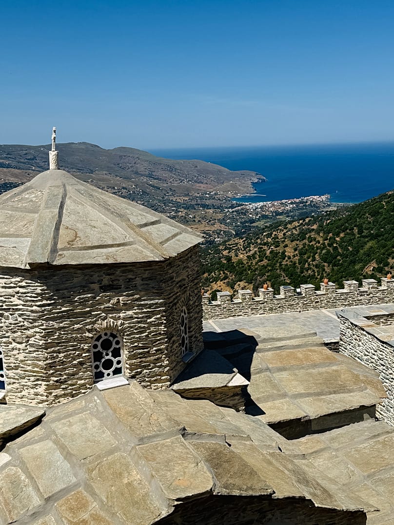 Ιερά Μονή Παναχράντου - Αγίου Παντελεήμονος  