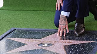 David Beckham präsentiert seinen neuen Stern bei einer Zeremonie auf dem Hollywood Walk of Fame am Freitag.