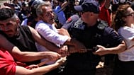 Κάτοικοι του χωριού Ριόλ διαδηλώνουν κατά έργου τουριστικής ανάπτυξης στον Βορρά της Αλβανίας