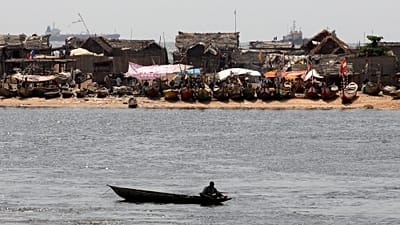 Middle east fuel crisis keeps Mozambique fishermen ashore