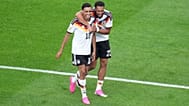 Jamal Musiala (23) jubelt mit Teamkollege Felix Nmecha (23) nach dem vierten deutschen Tor gegen Curaçao in Houston (14. Juni 2026).