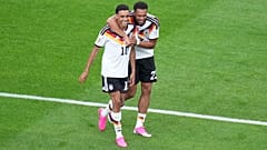 Jamal Musiala (23) jubelt mit Teamkollege Felix Nmecha (23) nach dem vierten deutschen Tor gegen Curaçao in Houston (14. Juni 2026).