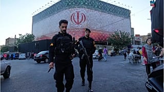 ماموران امنیتی در میدان انقلاب تهران