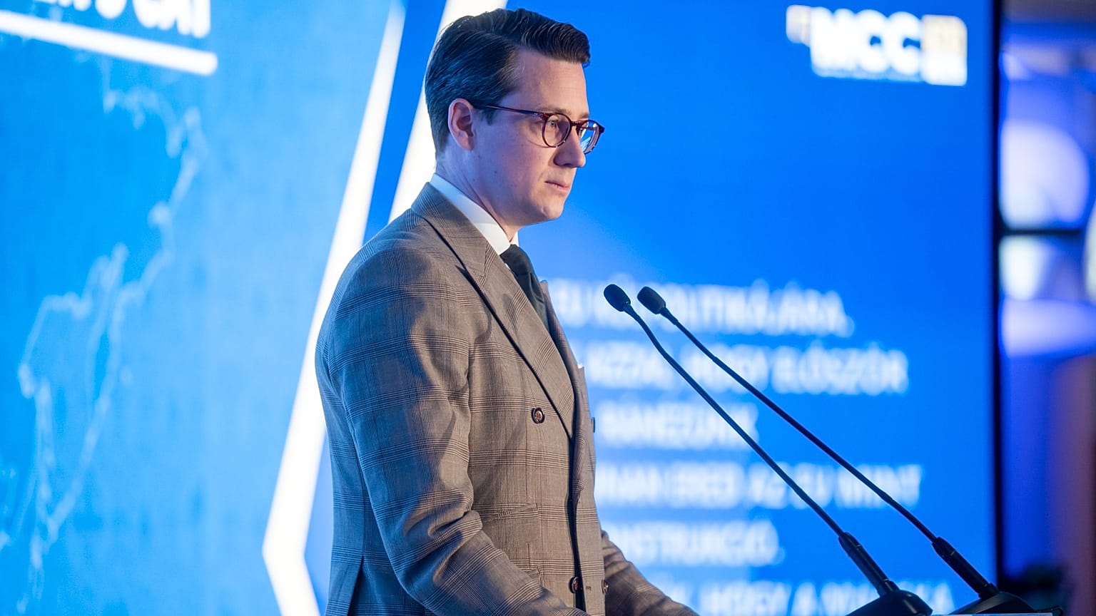 Philipp Siegert, az MCC Brussels kutatási igazgatóhelyettese előadást tart a Mathias Corvinus Collegium (MCC) Budapest Summit elnevezésű konferenciáján Budapesten 2026. márciu