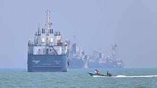 Ships remain on hold in Strait of Hormuz despite announced US-Iran deal