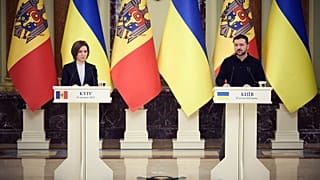 Die moldauische Präsidentin Maia Sandy (links) und der ukrainische Präsident Wolodymyr Selenskyj (rechts)