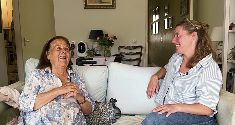 Anne-Marie aprecia os pequenos prazeres da vida, com a ajuda de Deborah