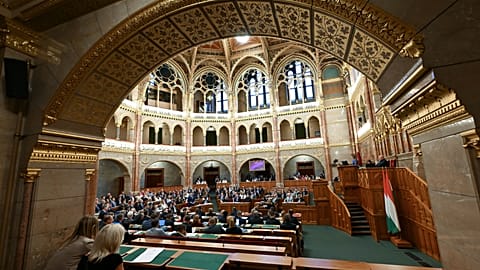 Dolgozik az Országgyűlés