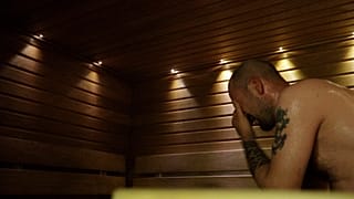 Archives - Un homme dans un sauna, le 24 juiller 2017.