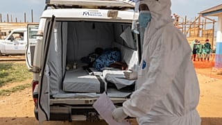 RDC : MSF alerte sur des "lacunes dangereuses" face à une épidémie d’Ebola 