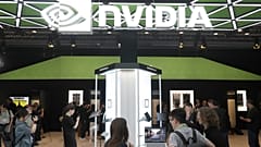Visitatori osservano i nuovi prodotti Nvidia all'esposizione Computex Taipei, a Taipei, Taiwan, il 3 giugno 2026