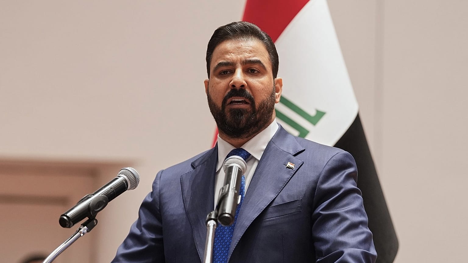 رئيس الوزراء العراقي المعين علي الزيدي يتحدث إلى المشرعين العراقيين قبل تقديم حكومته في بغداد، العراق، الخميس 14 مايو 2026. (مكتب الرئاسة العراقية عبر وكالة اسوشيتد برس)