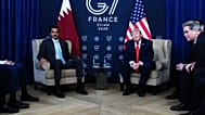 الرئيس الأميركي دونالد ترامب يلتقي أمير قطر الشيخ تميم بن حمد آل ثاني خلال اجتماع ثنائي على هامش قمة مجموعة السبع في إيفيان ليبان بفرنسا.