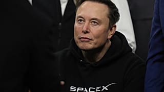 ARCHIV: Elon Musk verfolgt das Finale der NCAA-Ringermeisterschaft in Philadelphia, März 2025