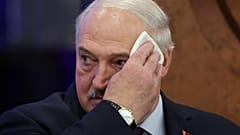 ARCHIVIO: Aliaksandr Lukashenka partecipa a una sessione del forum World Atomic Week a Mosca, Russia, il 25 settembre 2025.