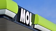 ILLUSZTRÁCIÓ: A MOL-csoport első lengyelországi benzinkútjának logója a Swietokrzyskie vajdaságban levő Klemencice településen 2023. február 9-én