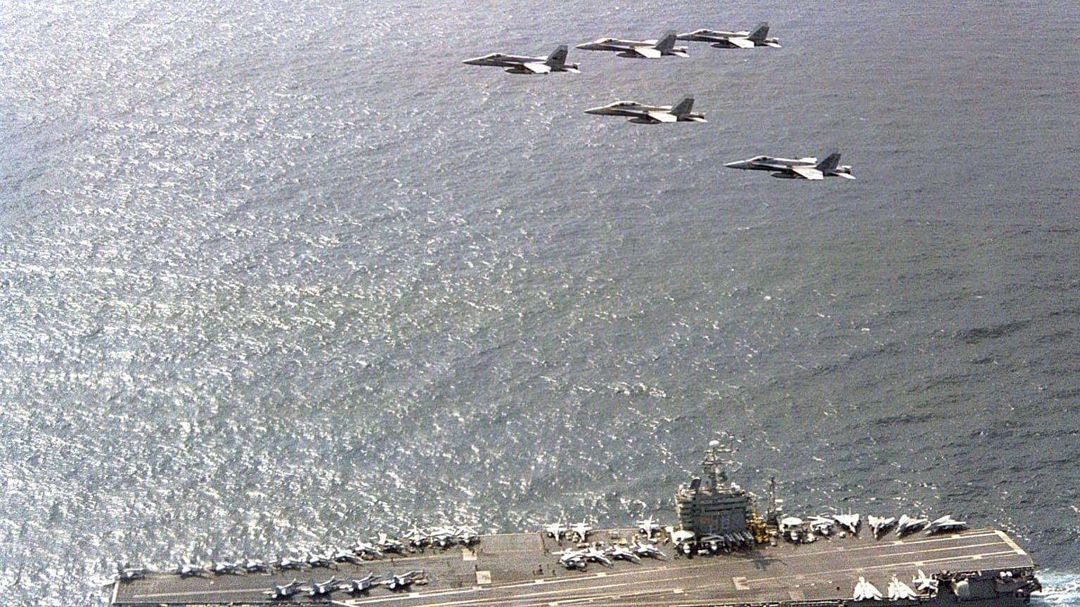 ARCHIVO: El portaviones estadounidense de propulsión nuclear USS Nimitz. 