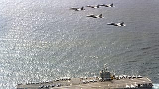 ARCHIVO: El portaviones estadounidense de propulsión nuclear USS Nimitz. 