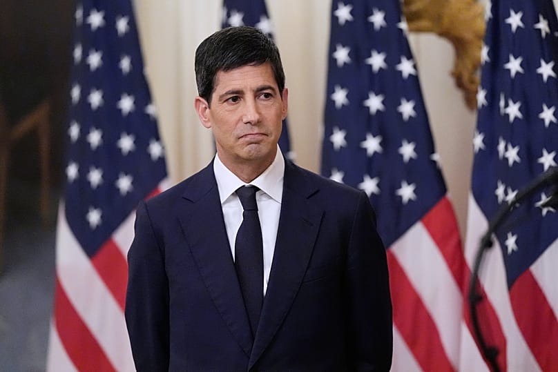 Kevin Warsh antes de prestar juramento como presidente da Reserva Federal na Casa Branca, 22 de maio de 2026