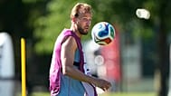 England's Harry Kane, right, and Bukayo Saka practice for the World Cup soccer tournament in Kansas City, Mo., Saturday, June 13, 2026.