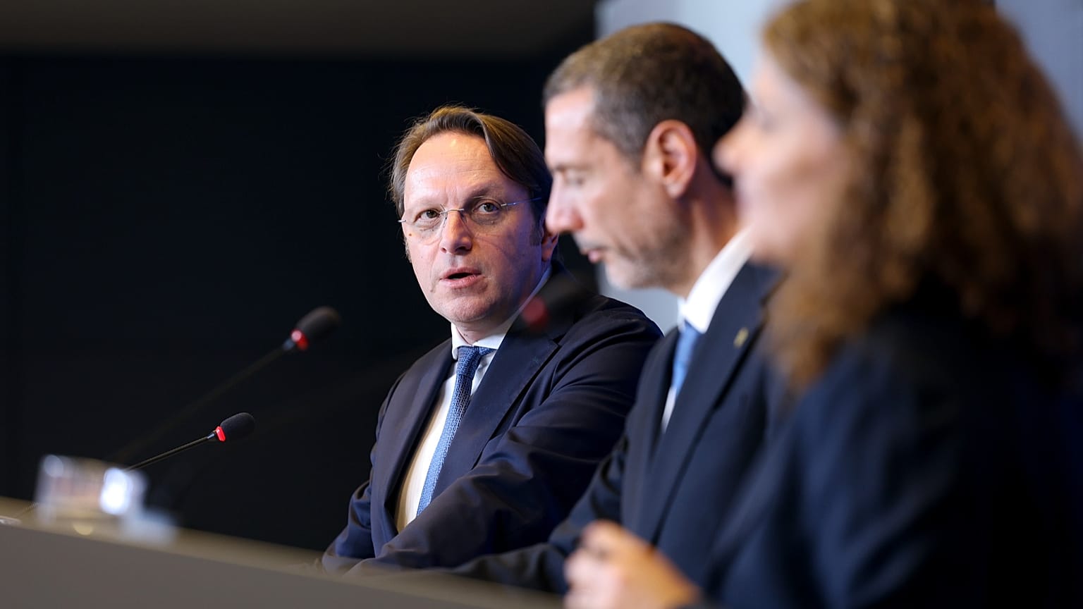 EU-Gesundheitskommissar Olivér Várhelyi betont, ergänzende Schutzzertifikate seien entscheidend für den Zugang zu neuen Therapien.