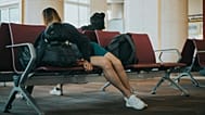 Jetlag tritt auf, wenn man rasch mehrere Zeitzonen überquert.